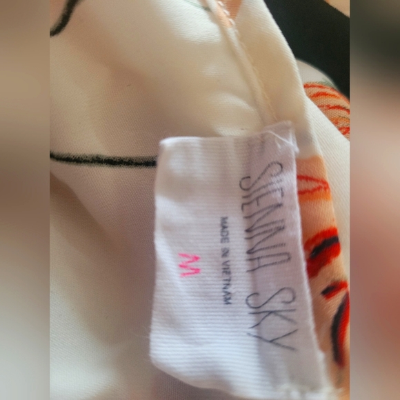 Sienna Sky Summer Top - Picture 3 of 3